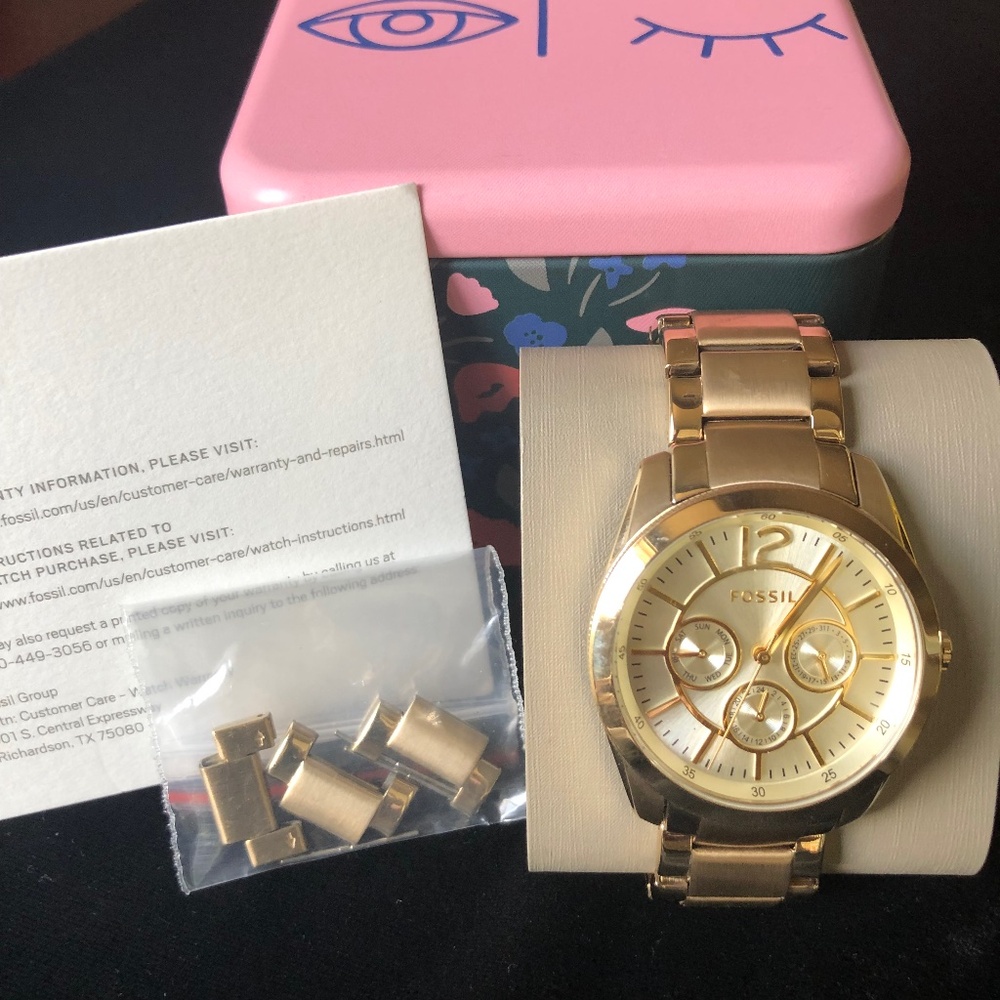 FOSSIL WOMEN’S CHRONOGRAPH WATCH, GOLDTONE, NEW IN BOX, GIFT READY!